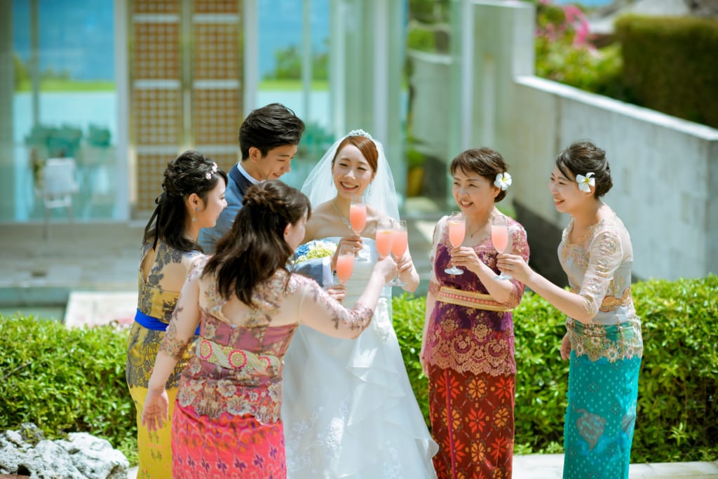 結婚式の服装まとめ 女性・男性 ゲストや親族の服装選びも解説2nd STYLE