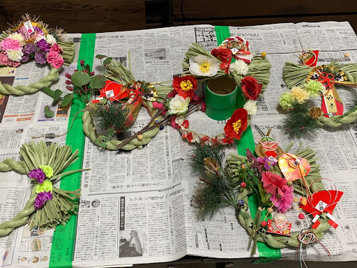 ≪お正月飾り・しめ縄リース≫ S-アイボリーNo.8-002 お正月 水引き お飾り リース 開店祝い 引越し祝い 旧正月 秀〆 正月飾り 玄関モダン しめ縄飾り 水引 しめ縄 リース おしゃれ 選べるしめ縄3種類 モダン水引リース Sサイズ アレンジ 花 自宅用 マンション 室