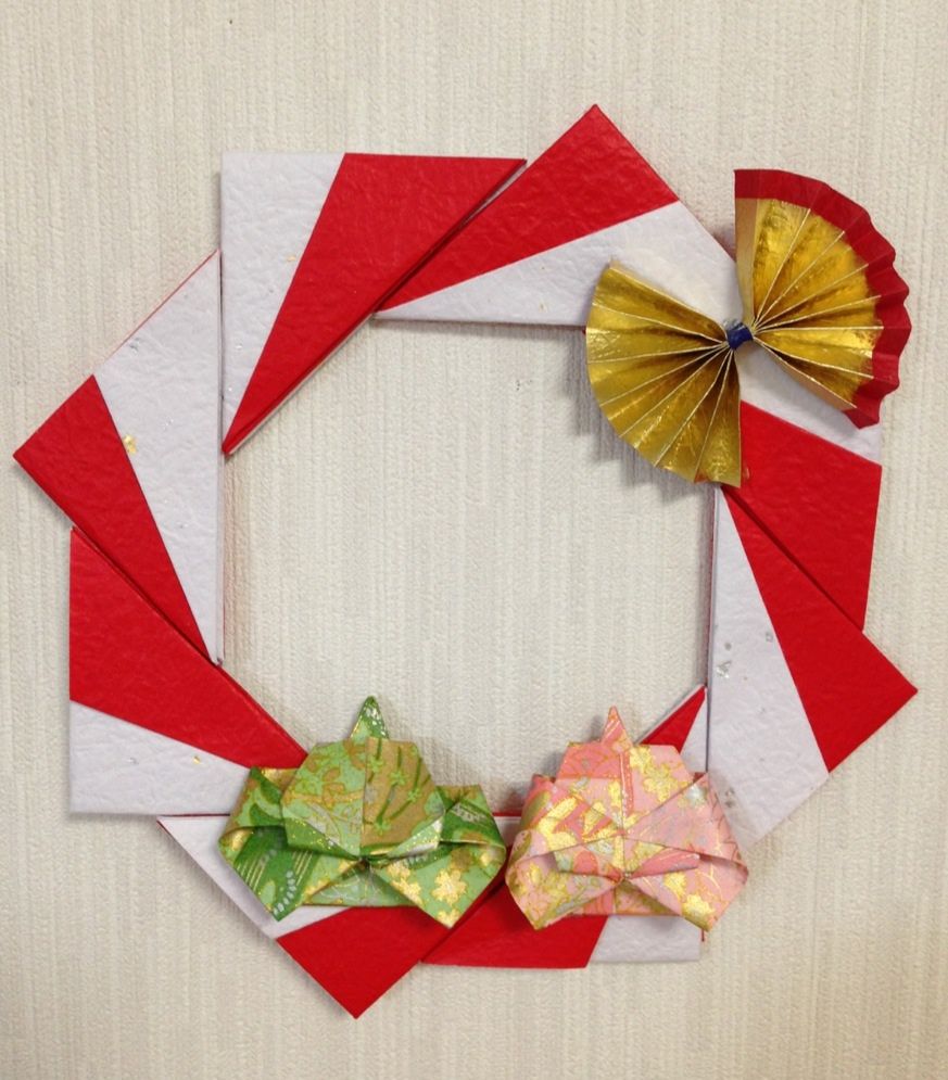 折り紙1枚でできる 簡単で可愛い 花飾りの折り方 ◇Origami Flower decorations フラワーデコレーション 春 ひな祭り リースwreath◇ – おりがみぷらざ Origami-plaza折り紙モンスタ