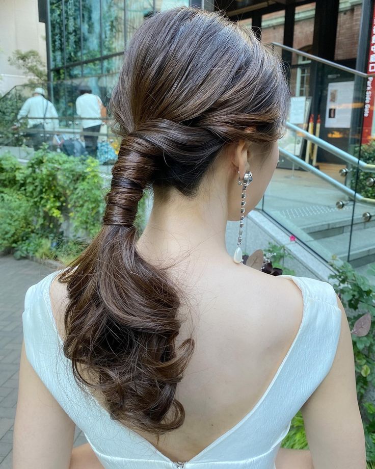 ロングヘア向け 花嫁の必須アイテム♡ヘアアクセサリー厳選フォト