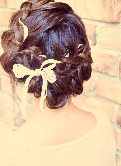 結婚式のお呼ばれに「編み込み・編み込み風」のアレンジ 13パターン美的.com