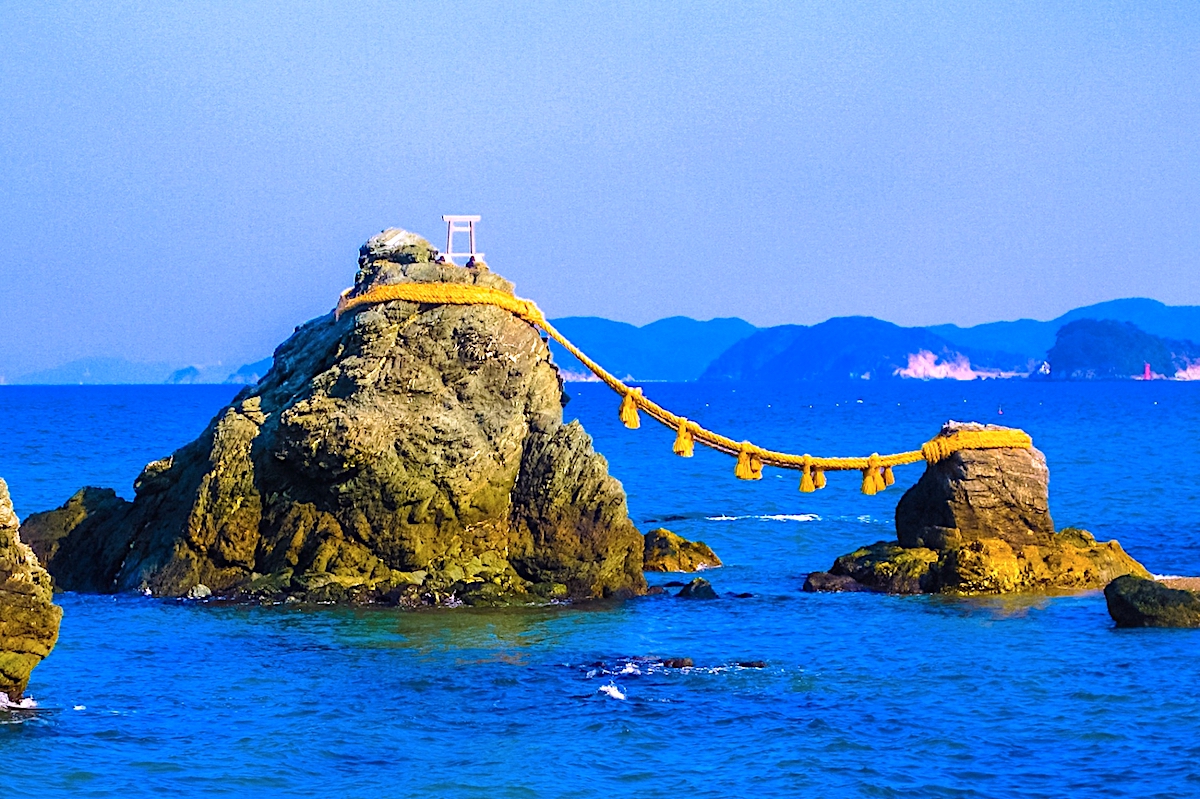 夫婦岩の間から昇る「初日の出」に歓声上がる 大分TBS NEWS DIG