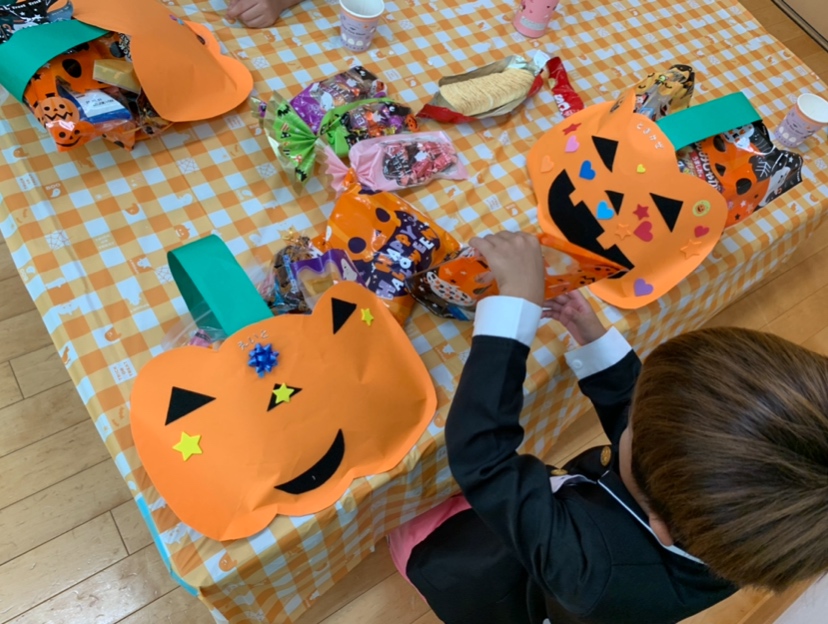 子どもと一緒にハロウィン小物を簡単工作！かわいいおかしカバンクルールはりま— おやこで楽しむ手づくりおもちゃ