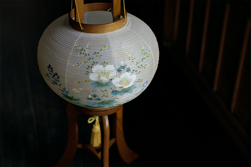 盆提灯はいつからいつまで飾るのが正しい？ 7月盆と8月盆それぞれの場合ぶつえいどう