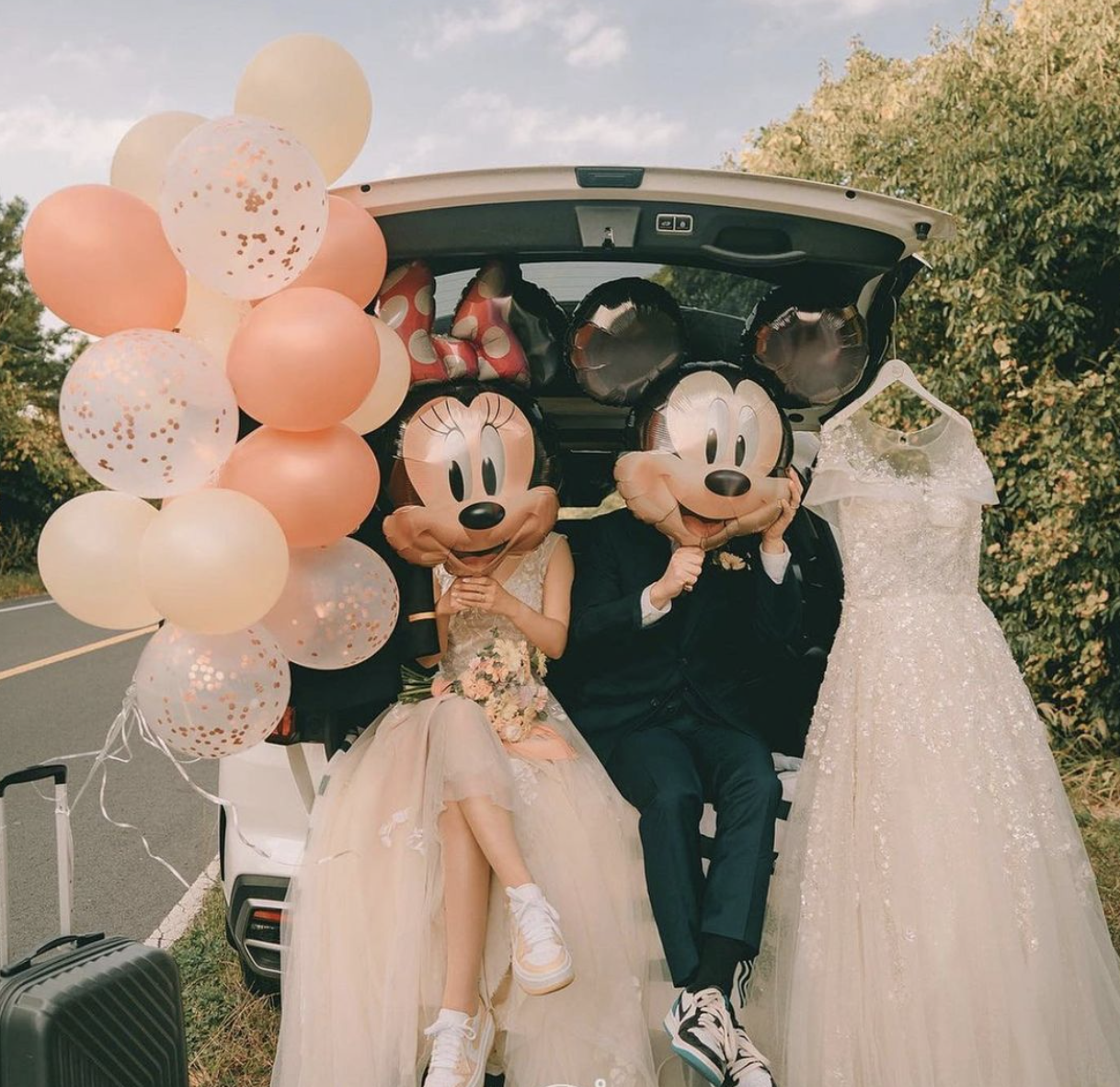 2025年 旬の前撮り小物18選・使用例106枚☆ カメラマンが選びましたBLESS ISHIGAKI