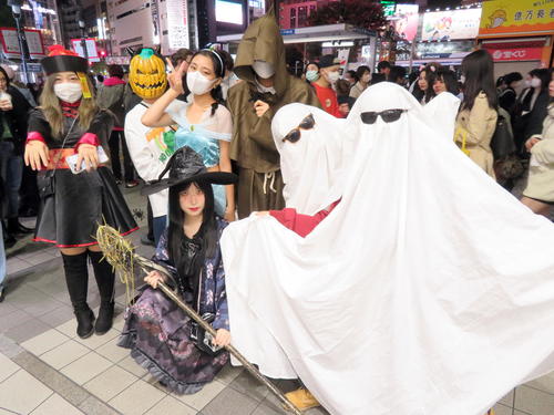 1,102 ハロウィン 渋谷 Stock Photos, High-Res Pictures, and Images - Getty Images