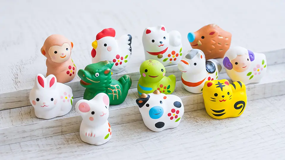 Amazon糸付き平物 大 10枚組 おかめ・鯛・小槌・宝船など 柳つり・正月・熊手・縁起物飾り製作などに正月飾りおもちゃ