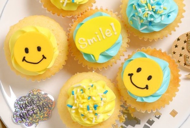 ご長寿お祝いカップケーキ 抹茶ボックス6個敬老の日ディスクなしお誕生日仕様も可7日後〜カップケーキ