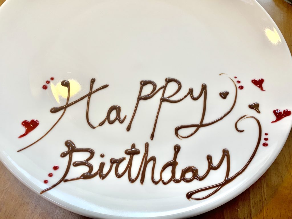 バースデープレートの極意：心温まるメッセージの書き方ガイド