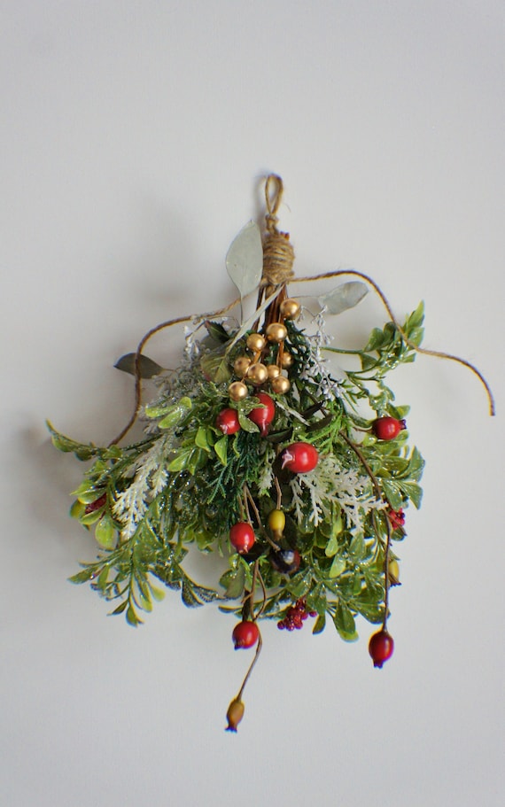 クリスマスソングに登場するロマンティックな植物が実は– エバーグリーンポスト