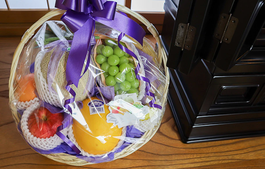 楽天市場 仏具 お供え物 かご盛り フルーツ セット バナナ スイカ もも りんご いちご 洋なし 果物 手元供養 水子供養 彼岸 命日 お盆 新盆初盆 かわいい ミニ 小さい フェイク 食品サンプル 供物 仏飯 : 手元供養のディアファミリ