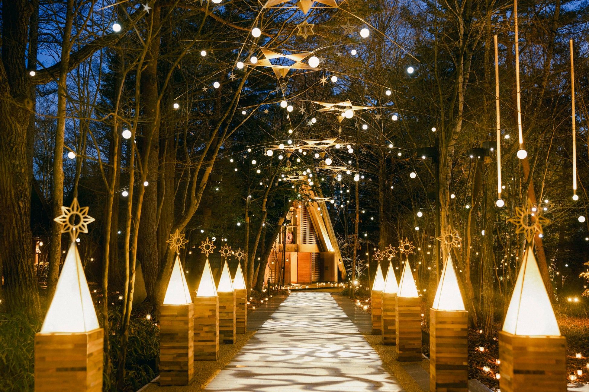 100均DIY ダイソー、セリアの材料で作るクリスマスリース クリスマスリース手作り クリスマスリース作り方 How to make aChristmas wreath. 如何制作圣诞花环