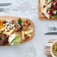 喜寿お祝いでのお食事会🍽️ 大切な節目に当店をご利用頂きまして 誠にありがとうございました👨‍🍳 ご家族様からの素敵なプレゼント✨✨✨ゲストを招いてご自宅でのホームパーティーは 事前準備から当日の料理を作るのも 一苦労だと思います💦 当店にご依頼頂ければお家