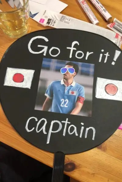 おすもうの巡業を見に行くことになって、嬉しすぎて応援グッズを自作。 おすもうたんはカチューシャ仕上げです。デコうちわ 作りに初挑戦スー女情熱 を傾けるベクトルおかしい かも力士相撲巡業推し は錣山部屋ひょうたんマダム 的相撲 の楽しみ