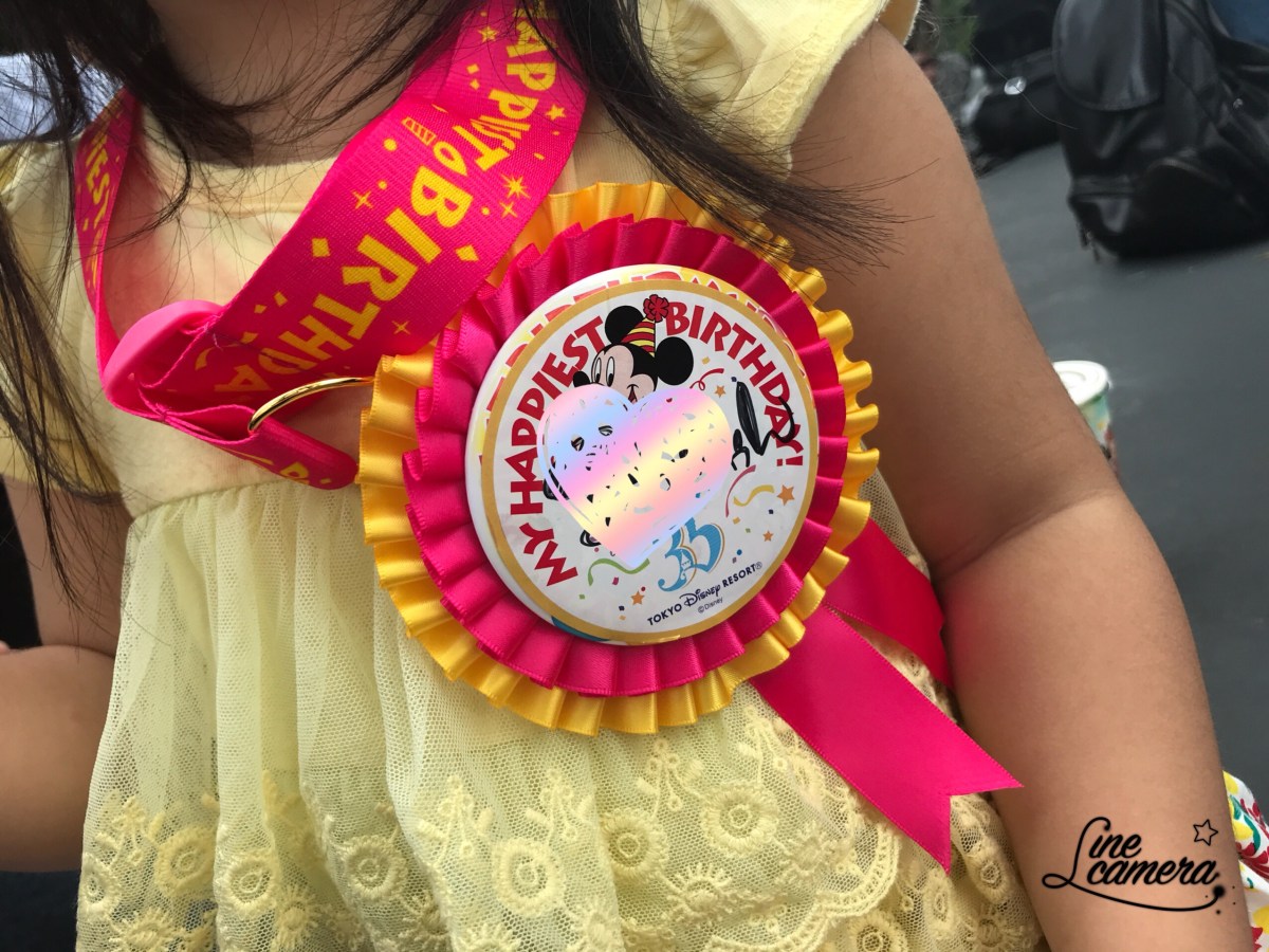 ディズニー誕生日シール 特典たくさん！バースデーシールのもらい方＆貼る場所は