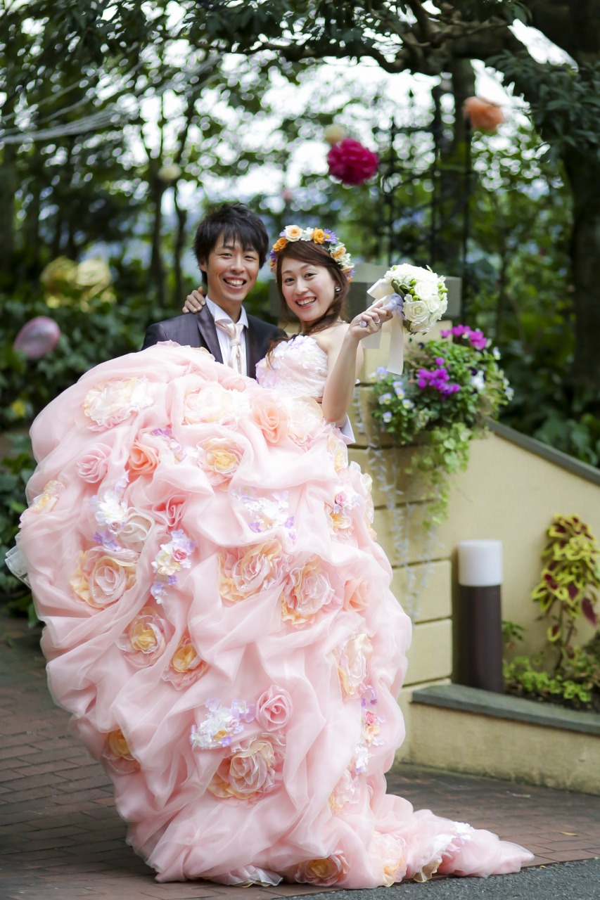 前撮りアイデア集＊ドレス姿のお姫様抱っこショットで本物のプリンセスに＊美花嫁図鑑farny ファーニー お洒落で可愛い花嫁レポが満載！byプラコレ