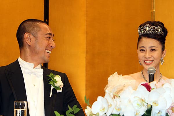 画像・写真2枚目 海老蔵 麻央さんと暮らした豪邸売却へ すでに内装解体も開始女性自身