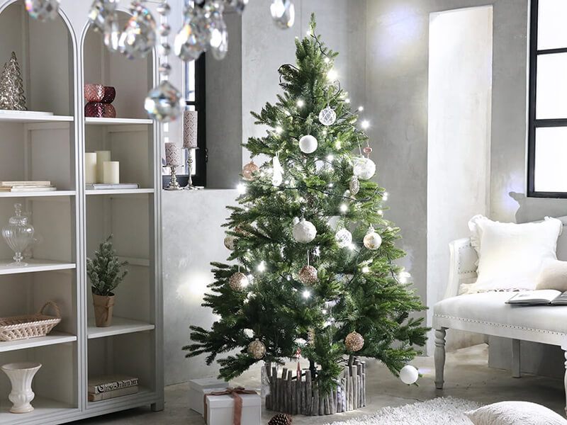 クリスマスツリーの飾り付け例！オーナメント、電飾、モールでおしゃれに飾ろう特集・コラム - ディノス