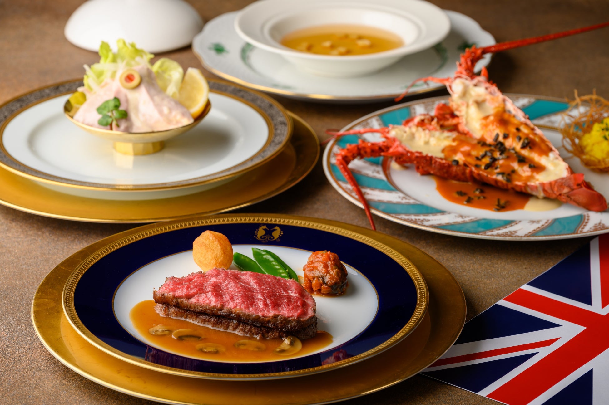 最終回 戴冠式での英国王室とオランダ王室 ロイヤルファッションロイヤル・アッシャー公式 – ジュエリー 婚約・結婚指輪ROYAL ASSCHER