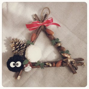 たんぽぽ保育園🎄クリスマス製作④ 🎄⁡ ⁡どんぐりや木の枝🌳を使った製作です🌟 ⁡ 天井から吊るすと⁡⁡オーナメントのようになりました✨ ⁡お部屋が賑やかになりますね💕⁡ ⁡保育園保育所保育士保育者保育園紹介保育園行事保育園 製作保育製作保育園