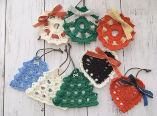 ファミリア クリスマスリース 子供向け簡単編み物 指編みでつくるクリスマスリース♪こども