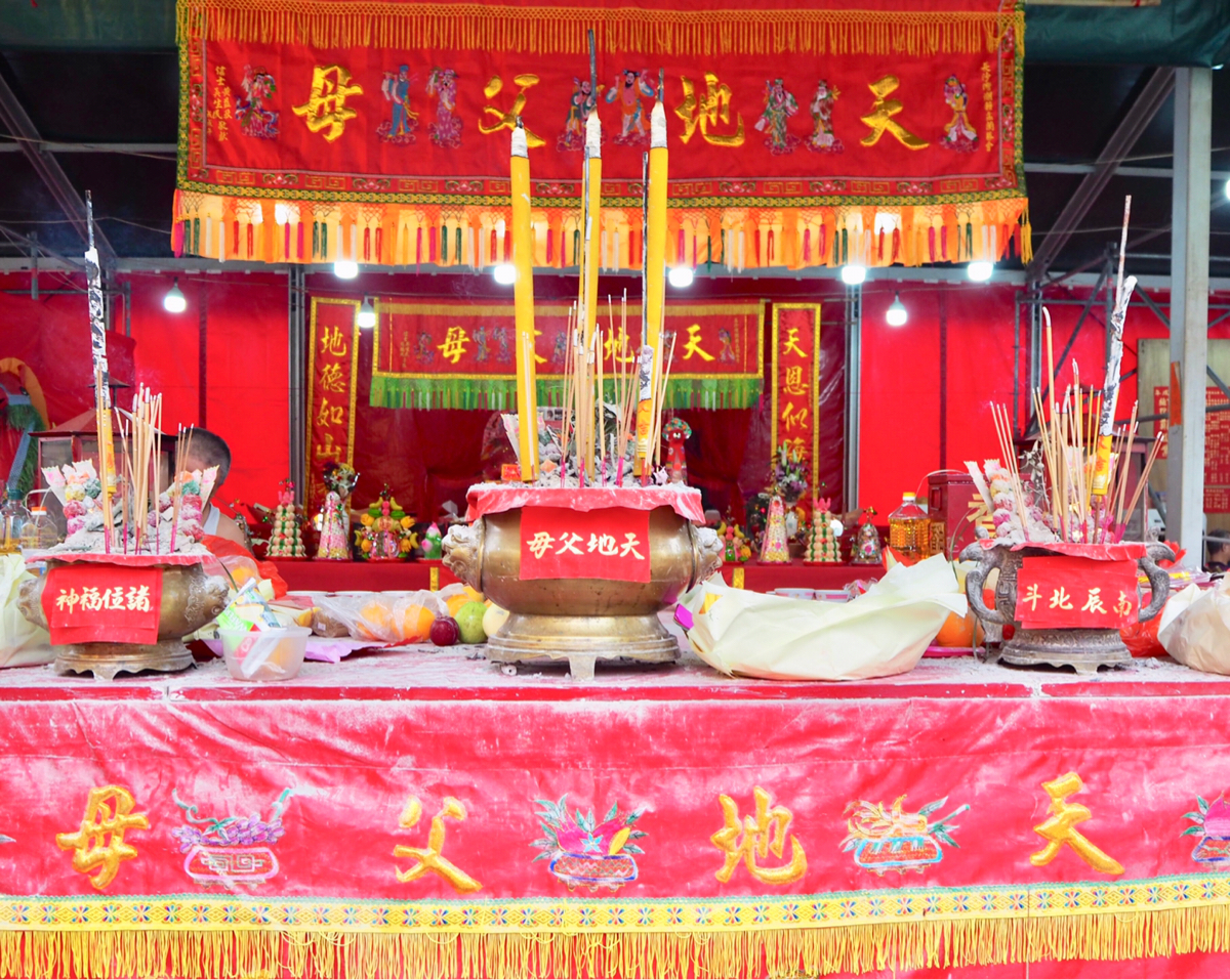 お盆に飾る旗 はた の意味 – 草津温泉の寄り道坐禅で自分と向き合える・大洞山雲林寺