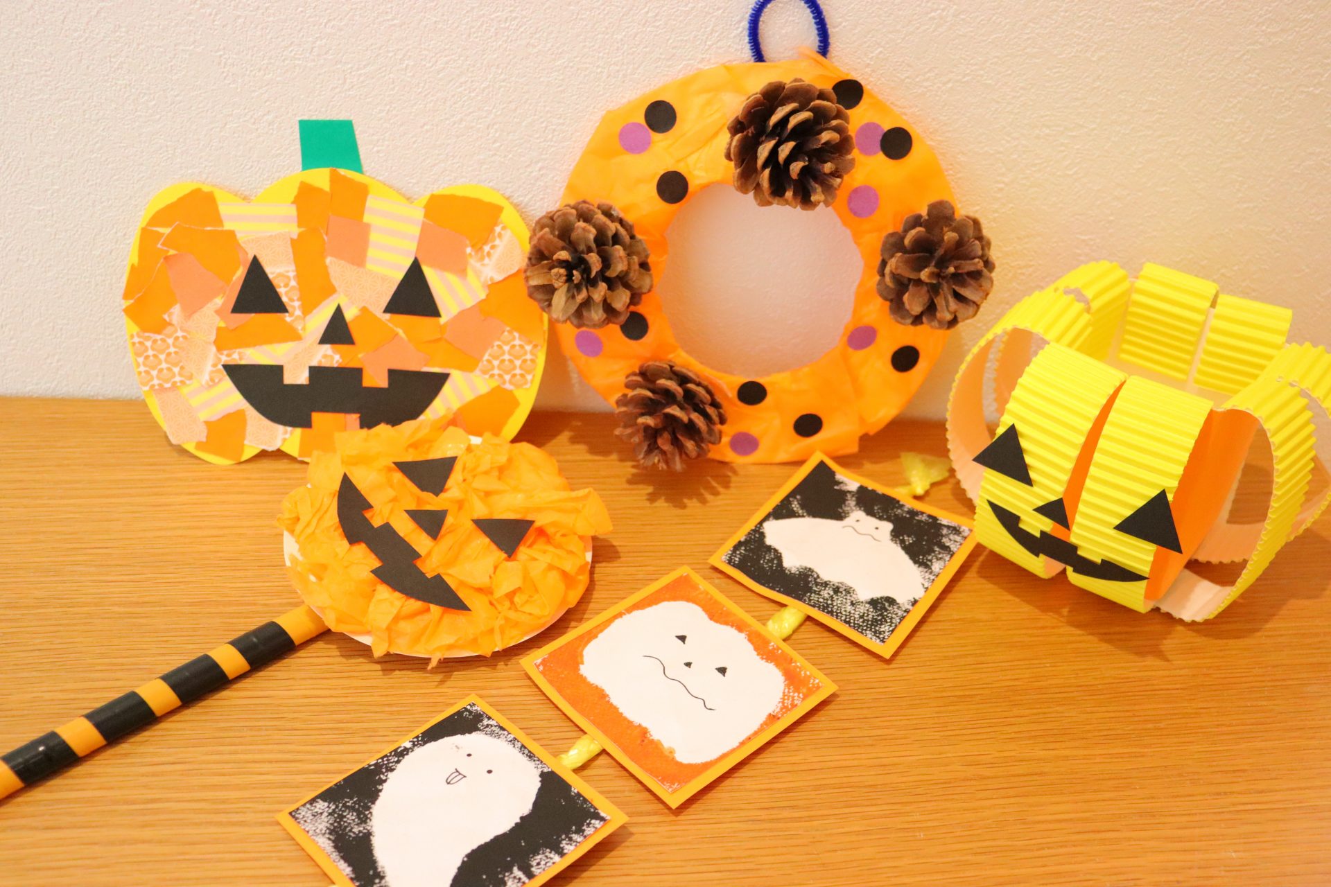 手作りハロウィン飾り ほぼ画用紙だけで簡単＆かわいい！ 親子で楽しめる「カボチャ」と「おばけ」の工作を人気YouTuberが伝授 - コクリコ講談社