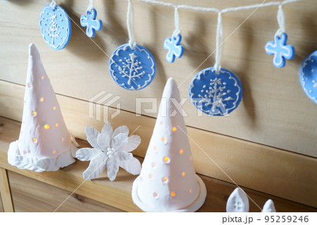 ねんどでつくる クリスマスランタン アーテック クリスマスグッズ イベント 手作りキット 工作キット 粘土 小学生 幼稚園 保育園 子どもワークショップBuyeeBuyee - Japanese Proxy ServiceBuy from Japan