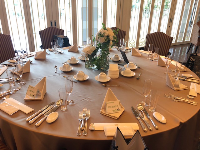 結婚式のナプキンで華やかさを演出！おしゃれな折り方やアレンジは？結婚ラジオ結婚スタイルマガジン