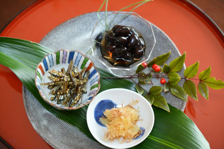 「100円おせち」で作ってみました。「関西祝い肴三種をいれたおせち」編