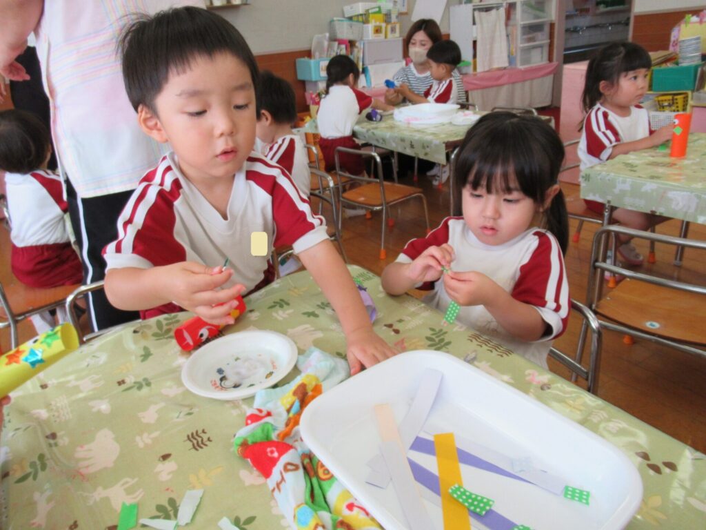 お祭りごっこ 2歳児でもできる！制作から飾りつけまで楽しみながら作ってみよう