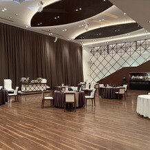 リーヴスならではのエントランスの魅力＊ザ・リーヴス プレミアムテラス群馬県前橋・高崎の結婚式場・ゲストハウス 公式