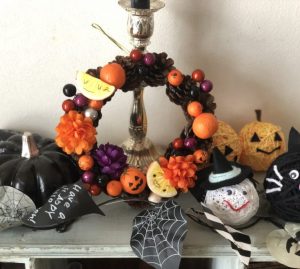 親子で楽しく工作！100均材料でおしゃれなハロウィンリースThankyou Works Blog