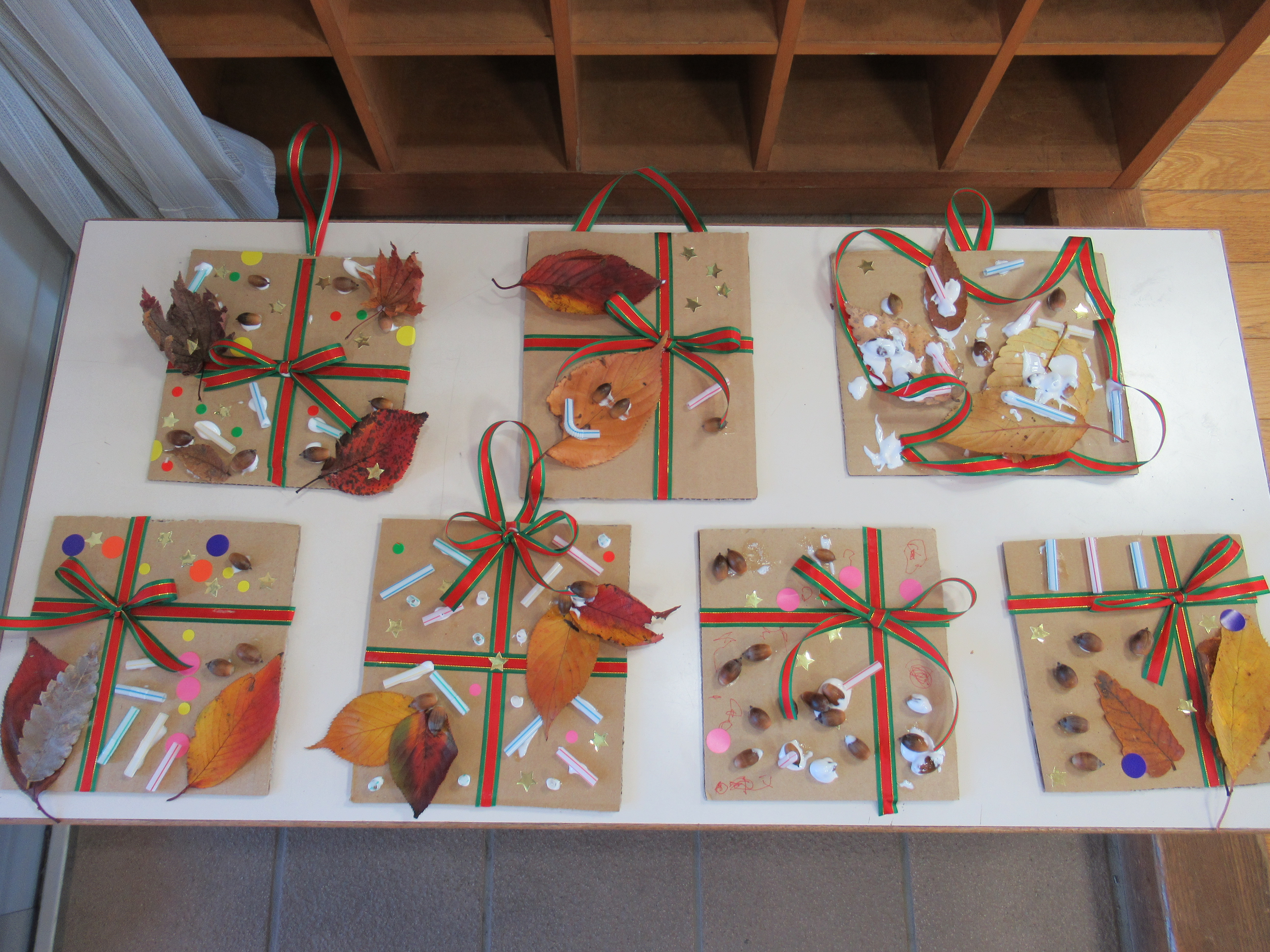 11 15,11 28 どんぐり工作🍂どんぐりや松ぼっくりを使って、 クリスマスのオーナメントを 作ってみませんか❓ キラキラのビーズやトトロ仕様のどんぐりなどを たくさん準備しています✨ ※どんぐりや松ぼっくりは 煮沸して下処理してあるものを使用します。 予約不要