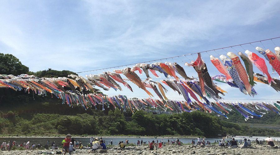 約２００匹のこいのぼりが澤井川の上空を群泳「和田自治会 鯉のぼり谷渡し」工作体験や太鼓演奏も＠相模原市緑区佐野川 – 神奈川・東京多摩のご近所情報 –レアリア
