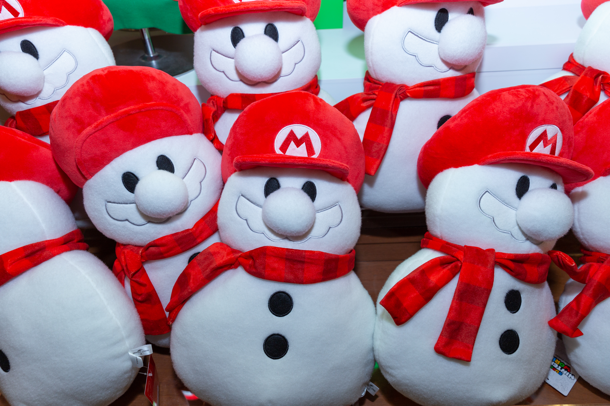 USJのクリスマス・イベント、限定ツリーやフード、グッズが登場！ 楽天トラベル