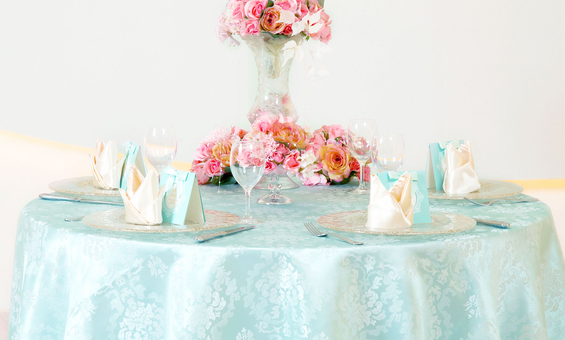 ティファニーブルーで統一♡幸せを呼ぶテーブルコーディネートのアイデア♪