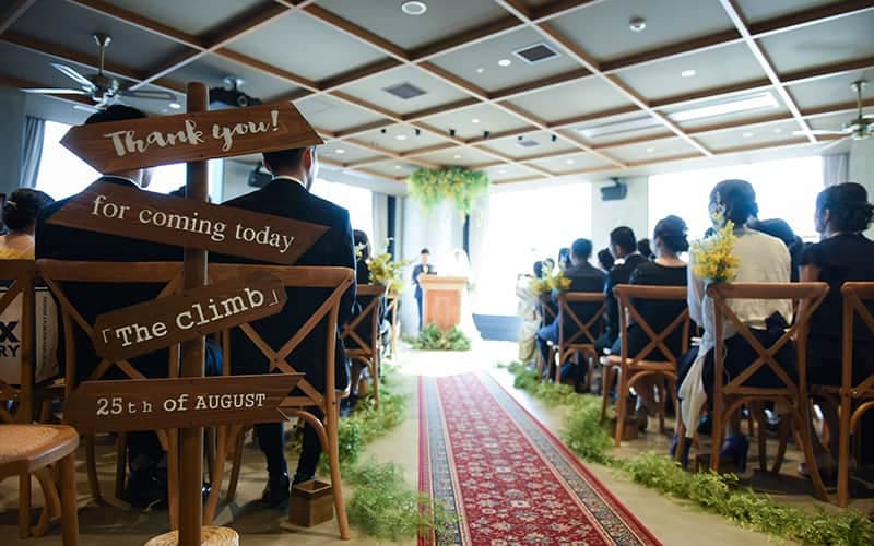 会場装花やメインテーブルの装飾の参考にしたい🤍 韓国花嫁さんのお花いっぱいのwedding inspirationまとめ🌷 ⁡ ⁡シックな雰囲気も、 お花畑みたいな優しい雰囲気も どちらも素敵✨ ⁡ ⁡ 見返したいと思ったら 保存 してください🌱 ⁡ ⁡ regram@onu.us_hanju