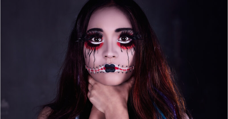 Happy Halloweenあざと可愛いピンクスワン それとも ゴシックなブラックスワン ハロウィンメイクはどっちにする？🎃使用アイテム- スワンバレエシリーズ 🌟6色アイシャドウパレット 02 ブラックスワン 03 ピンクスワン 🌟リキッドアイシャドウ 04パーフェクト