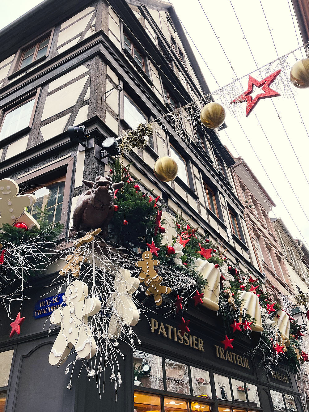 パリのクリスマスツリーと、宴の後の野良ツリー_パリ節約自炊生活番外編工藤由佳株式会社monamie代表・マーケティングパートナ