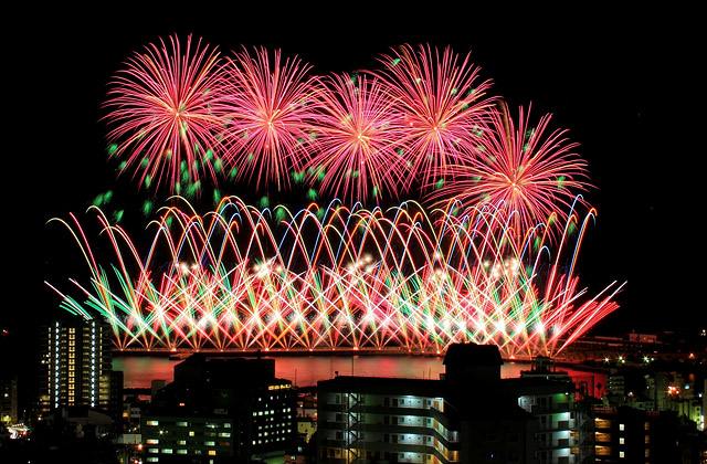 『三国花火大会』, 音楽スターマイン③ノーカット✨, with 二尺玉「三重芯しだれ八方咲入パステル点滅」, - 曲目 -,逢いたくていま MISIA, - 花火師 -, 伊那火工堀内煙火店 長野県飯島町, ・, 『三國花火大會』, 音樂速射連發③一刀未剪完整版✨,with 二尺玉「三重芯枝垂八方咲入粉彩點滅」, - 曲目 -, 現在好想見到你 逢いたくていまMISIA, -