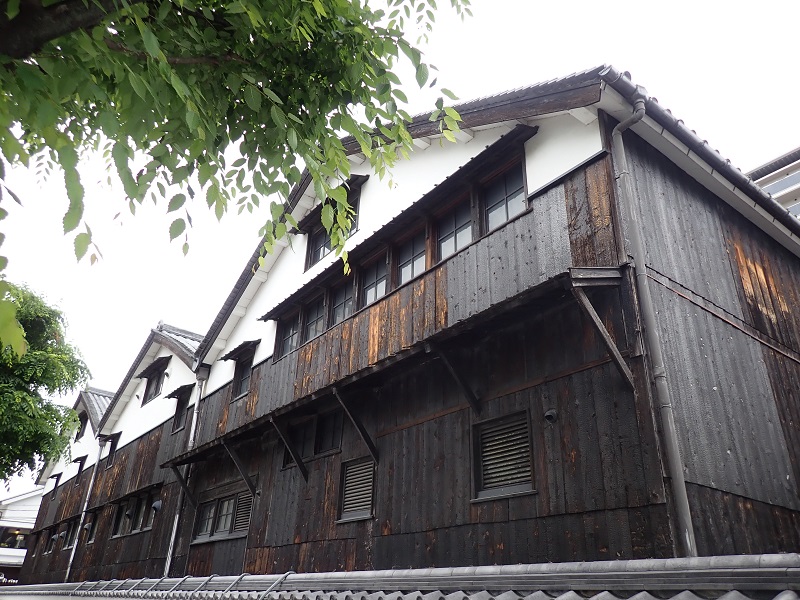 酒蔵通りに行灯が並ぶ「まち灯りと鳴く虫」を歩いてみた！「伊丹」をキーワードに「ひと」や「まち」の魅力にフォーカスするローカルメディア