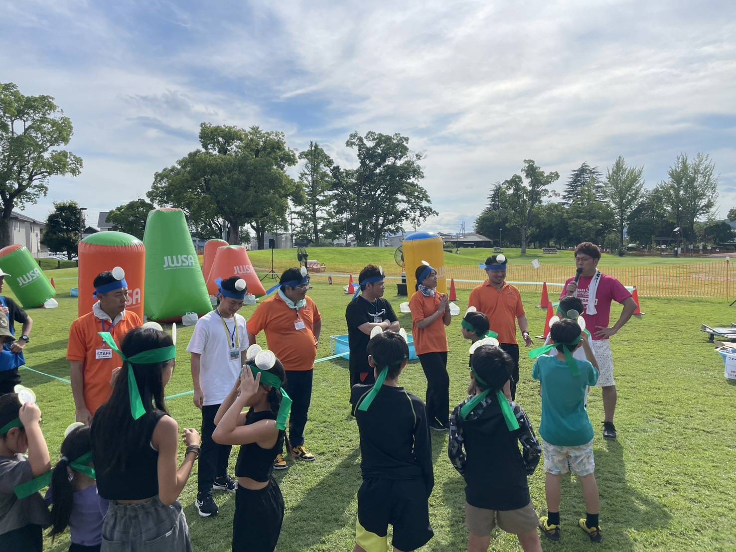 2025 4 27㊐ ☆カレーと本と☆ 入場無料 雨天決行時間10時～16時場所屋外イベント広場＆倉敷みらい公園主催：カレーと本と実行委員会 後援：倉敷市 プロデュース：匙 080-2924-4933 表紙デザイン：tiru pati 森永佐和子取材・掲載に関する問合せ：080-2914