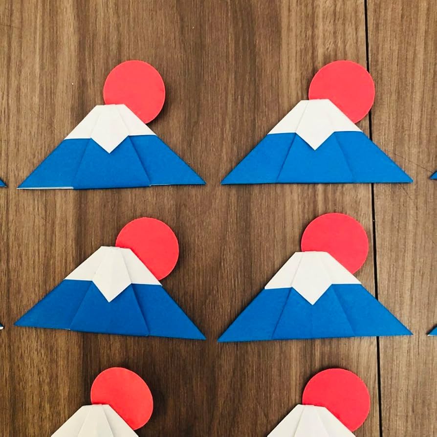 かわいいヘビ 蛇 折り紙☆干支☆簡単折り紙 2025年令和7年巳年はにゃ！☆手作りおもちゃ箱☆ 牛乳パック等で簡単工作