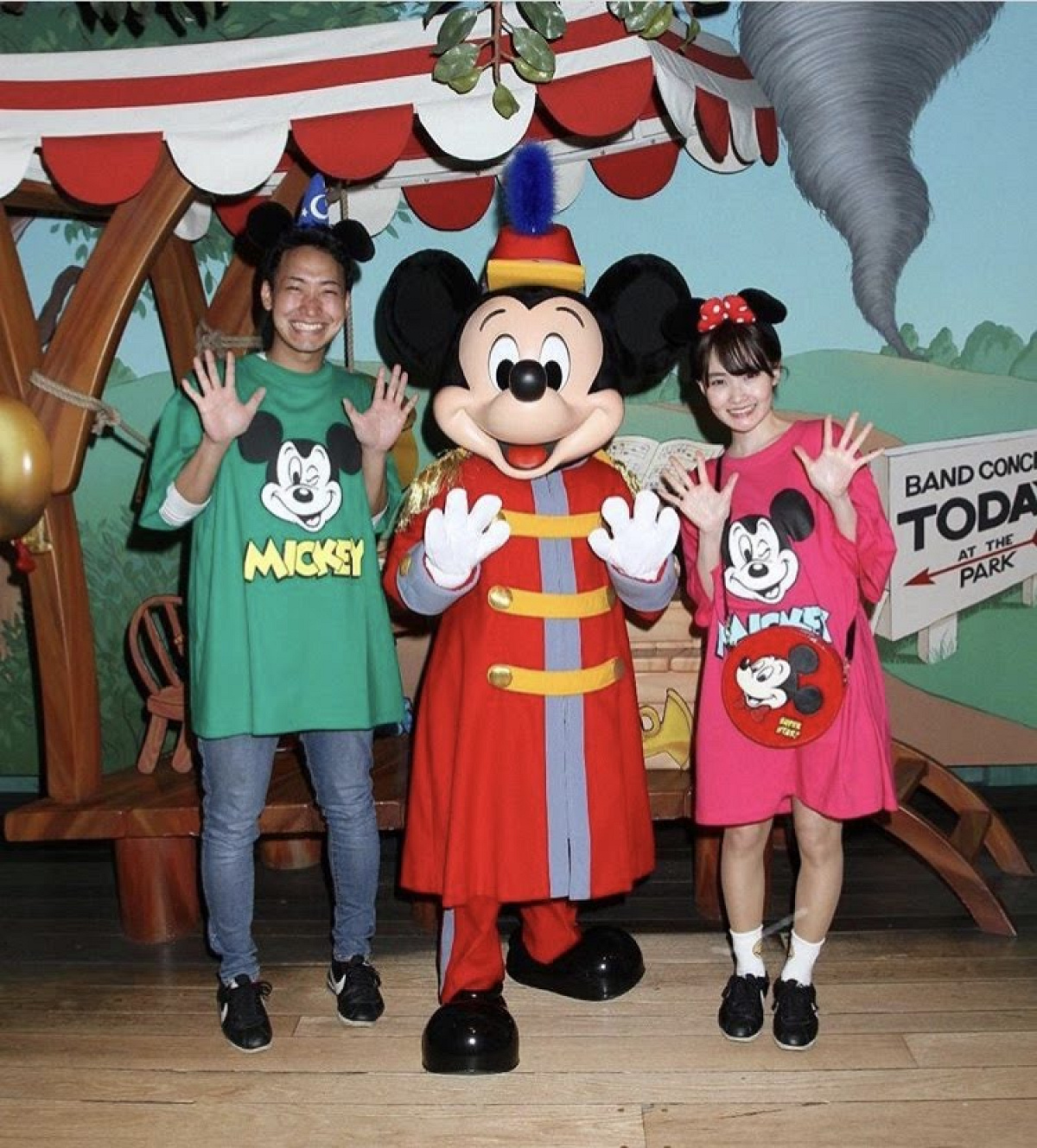 IVE、東京ディズニーシーに降臨！お揃いのカチューシャ姿が可愛すぎると話題に - Kstyle