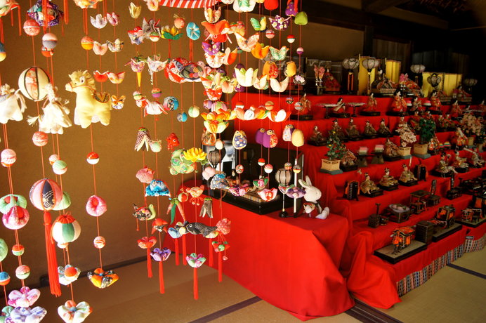 雛人形でお内裏様お雛様の位置！意味由来に保育園の子供に簡単に説明コタローの日常喫茶