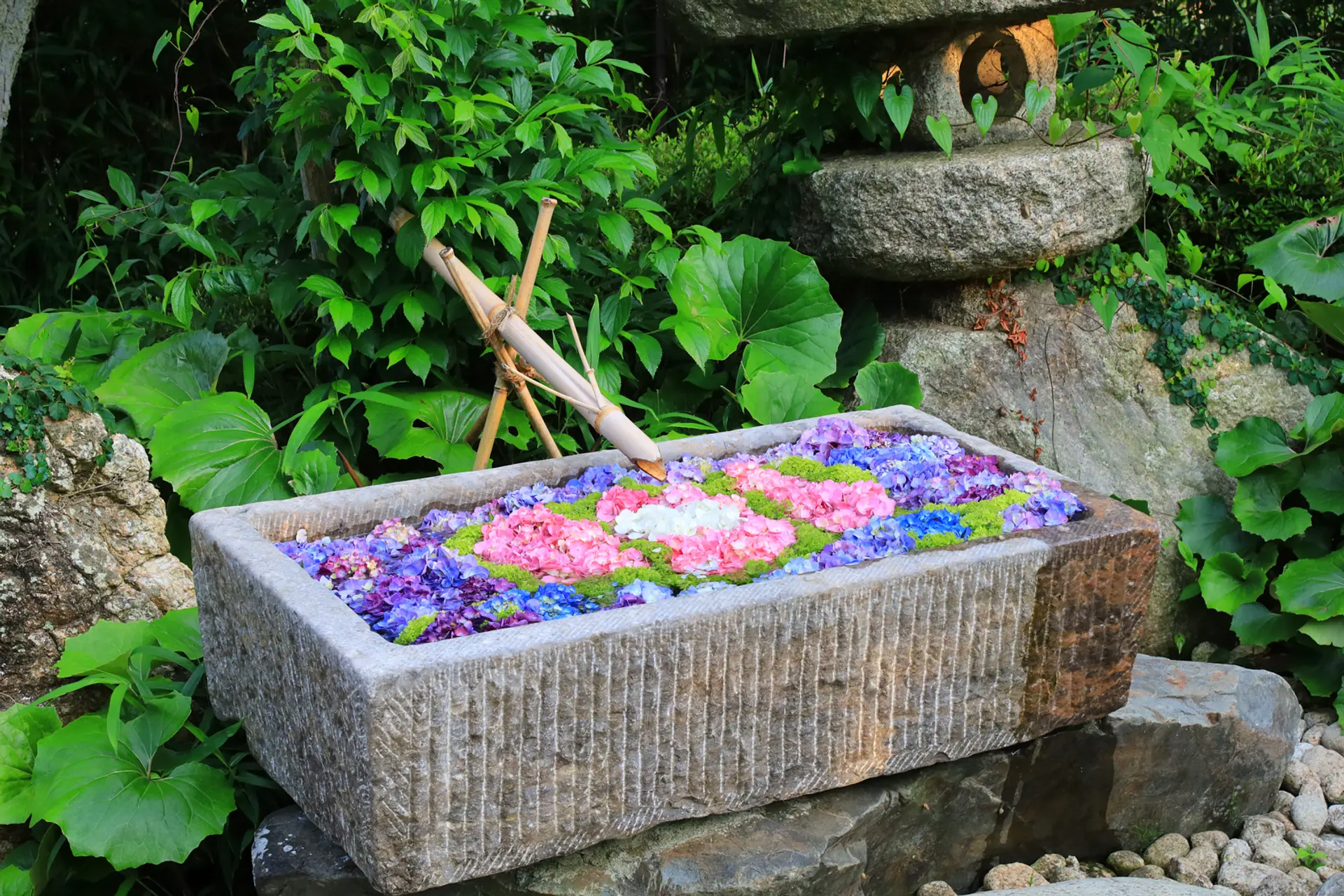 手水鉢 浄水鉢 神社手水舎 の製品案内愛知県岡崎市の石灯篭・水鉢蹲など石材製品の製造販売杉田石材店