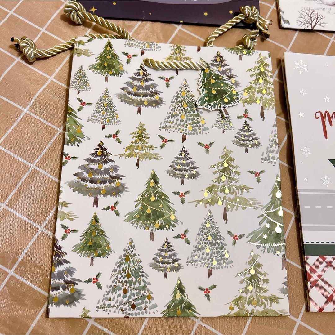 空き箱、紙袋で簡単クリスマスラッピング作りLEE