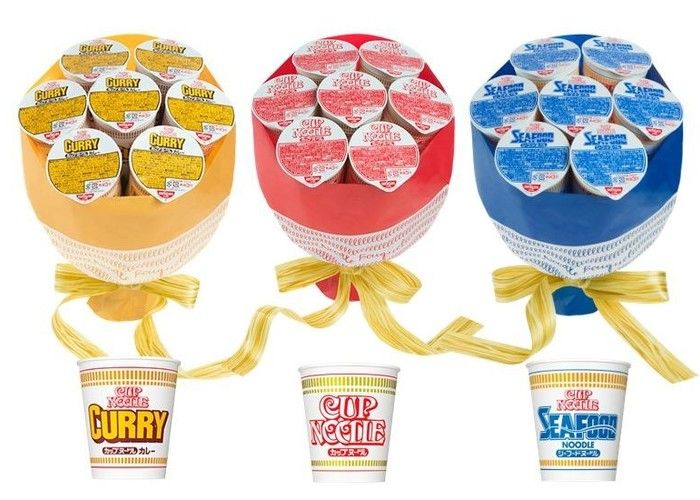 カップヌードルがブーケになったヌードルブーケとは