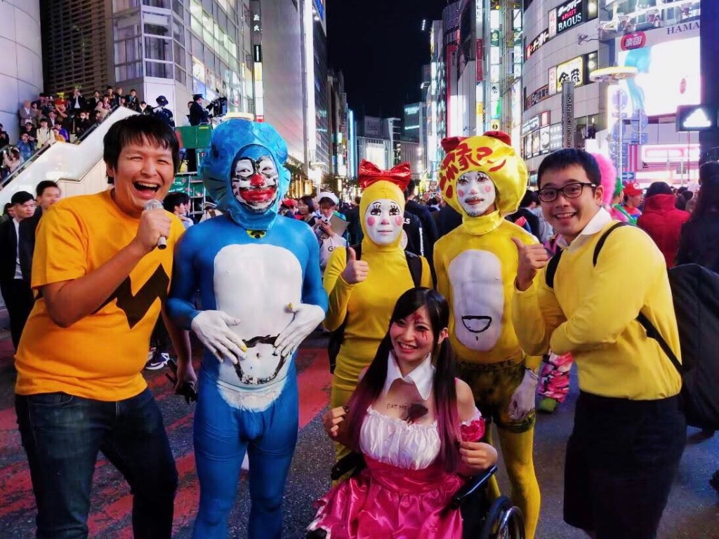 ハロウィーンで渋谷は大混雑 機動隊出動、男２人を逮捕：朝日新聞